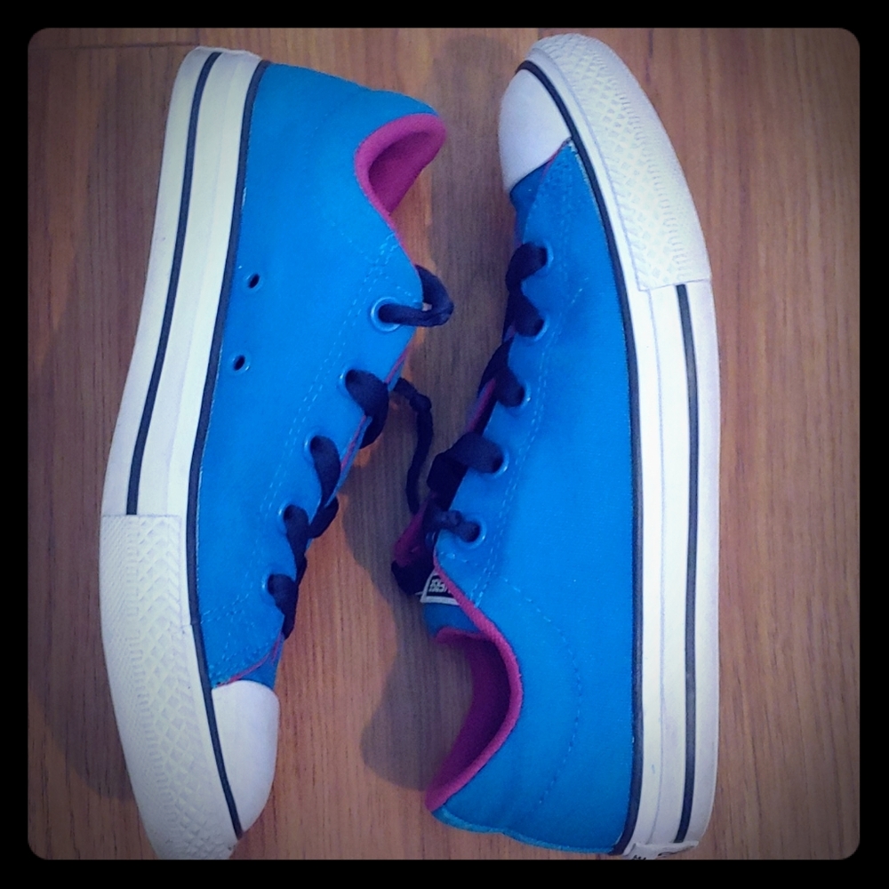 Converse shoes - Picture 3 of 8